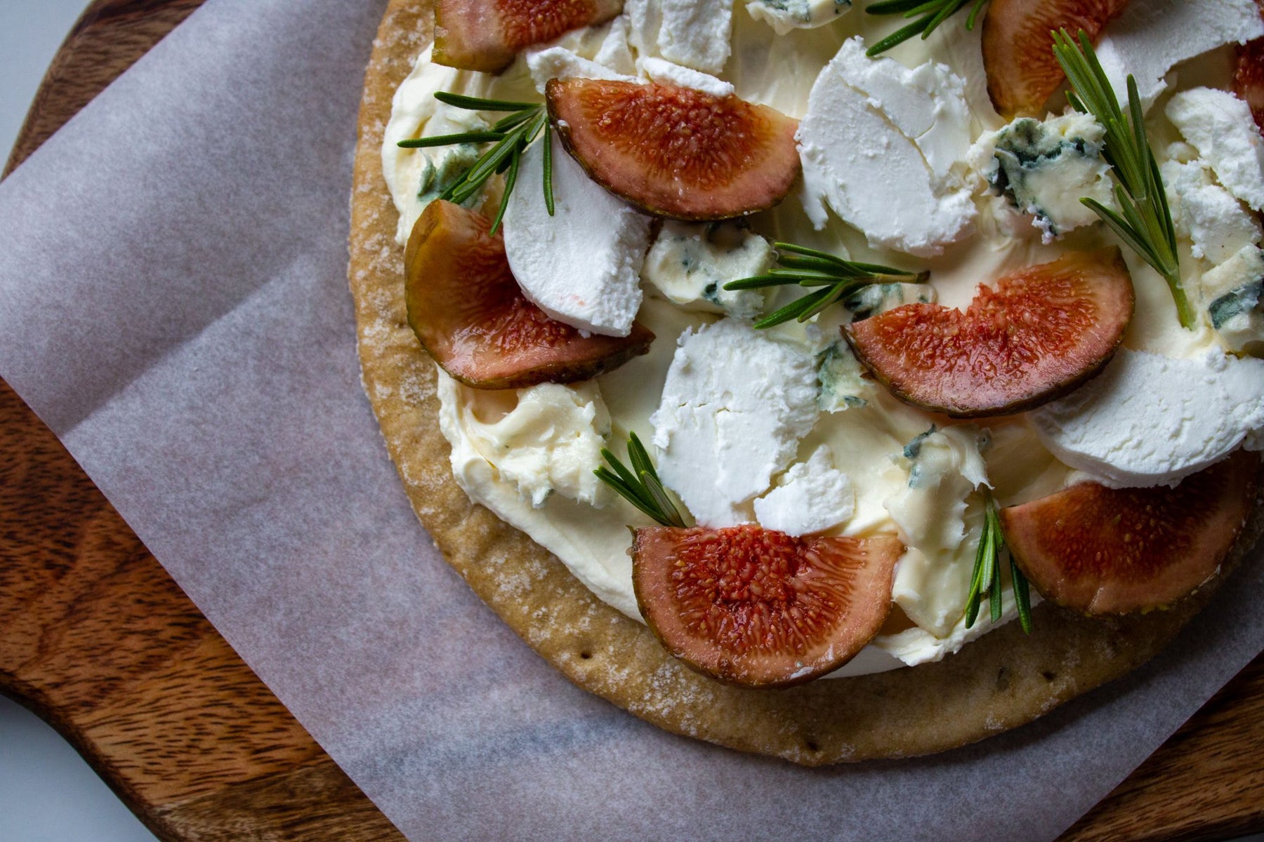 GLUTENFREIER FLAMMKUCHEN
